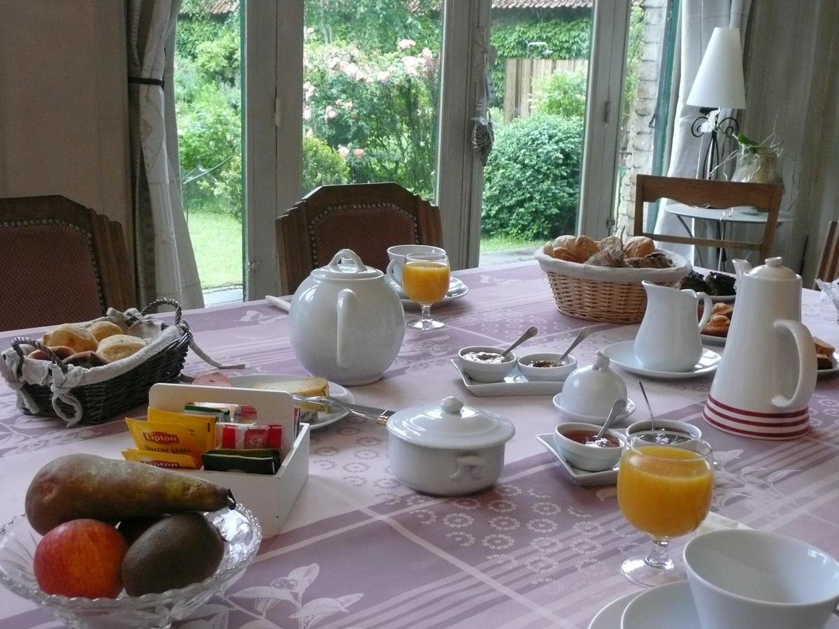 Manoir De Bois En Ardres Bed and Breakfast Zewnętrze zdjęcie